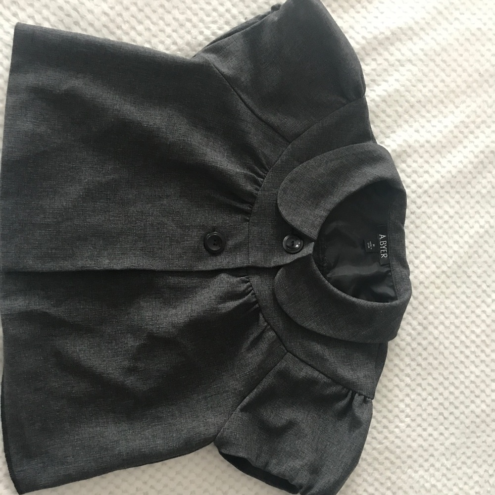 A. Byer crop Blazer